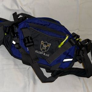 This waist bag has multiple pockets for saving different items.
